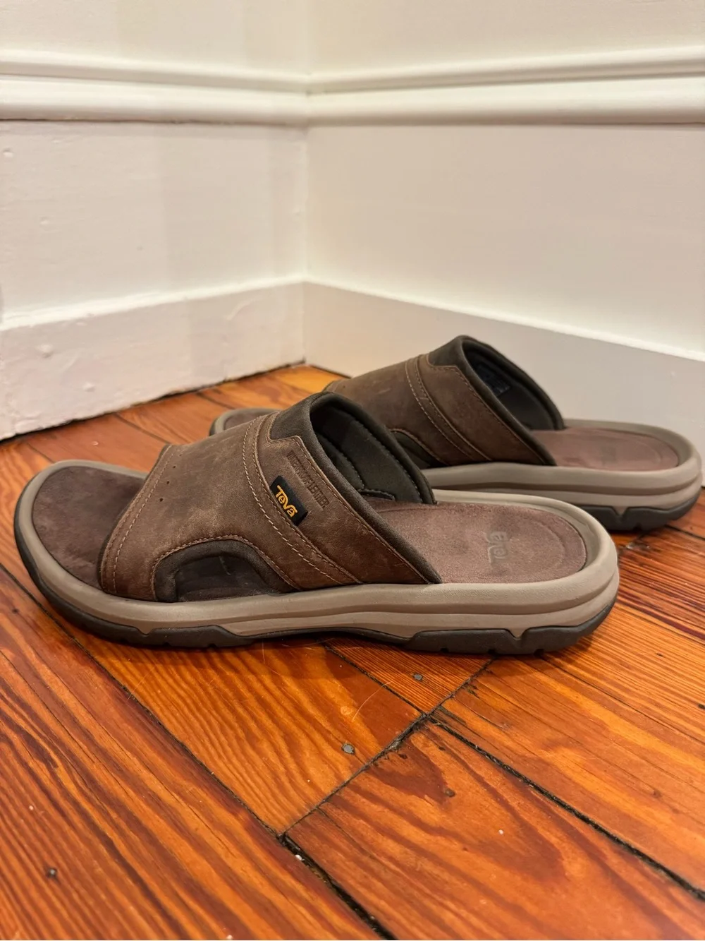 Teva Men's Langdon Brown Leather Slide Sandals Waterproof Sz. 11 Outdoors